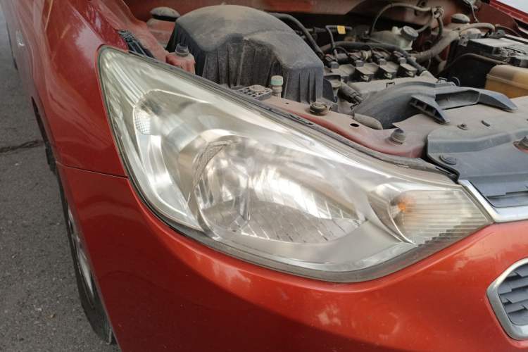 Used Chevrolet Sail 2015 Sail 3 1.5L Manual with Ideal Sunroof Edition Right Front Headlight