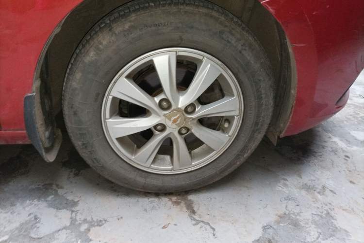 Used Chevrolet Sail 2015 Sail 3 1.5L Manual with Ideal Sunroof Edition Right Front Wheel Hub
