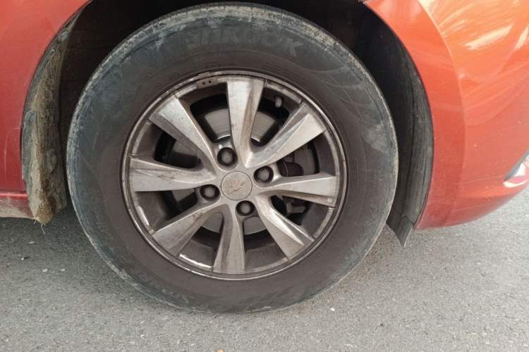 Used Chevrolet Sail 2015 Sail 3 1.5L Manual with Ideal Sunroof Edition Right Front Wheel Hub