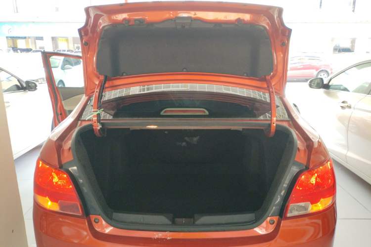 Used Chevrolet Sail 2015 Sail 3 1.5L AMT Happiness Sunroof Edition Trunk