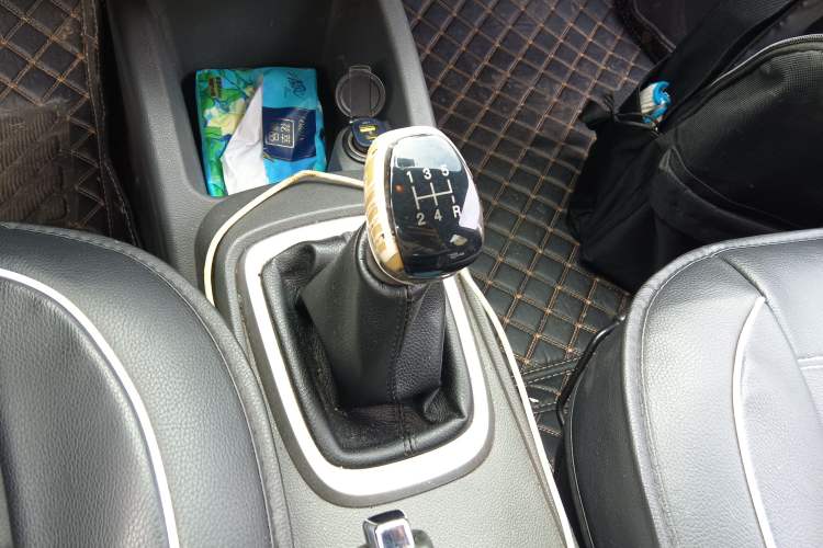 Used Chevrolet Sail 2015 Sail 3 1.5L Manual with Ideal Sunroof Edition Gear Lever