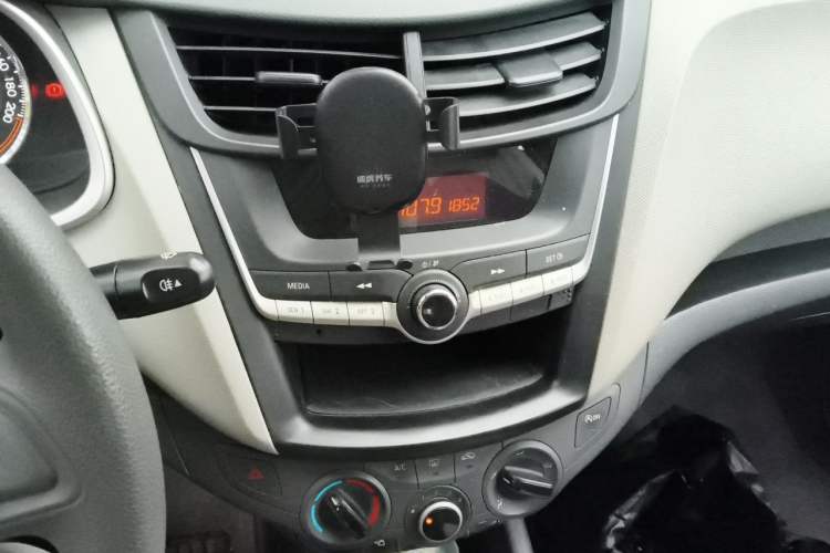 Used Chevrolet Sail 2015 Sail 3 1.3L Manual Ideal Edition Audio And AC Panel