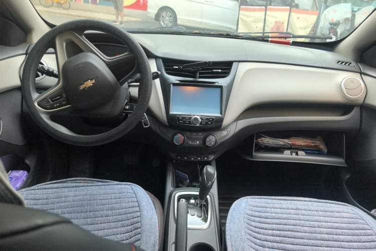 Used Chevrolet Sail 2015 Sail 3 1.5L AMT Happiness Sunroof Edition Center Console