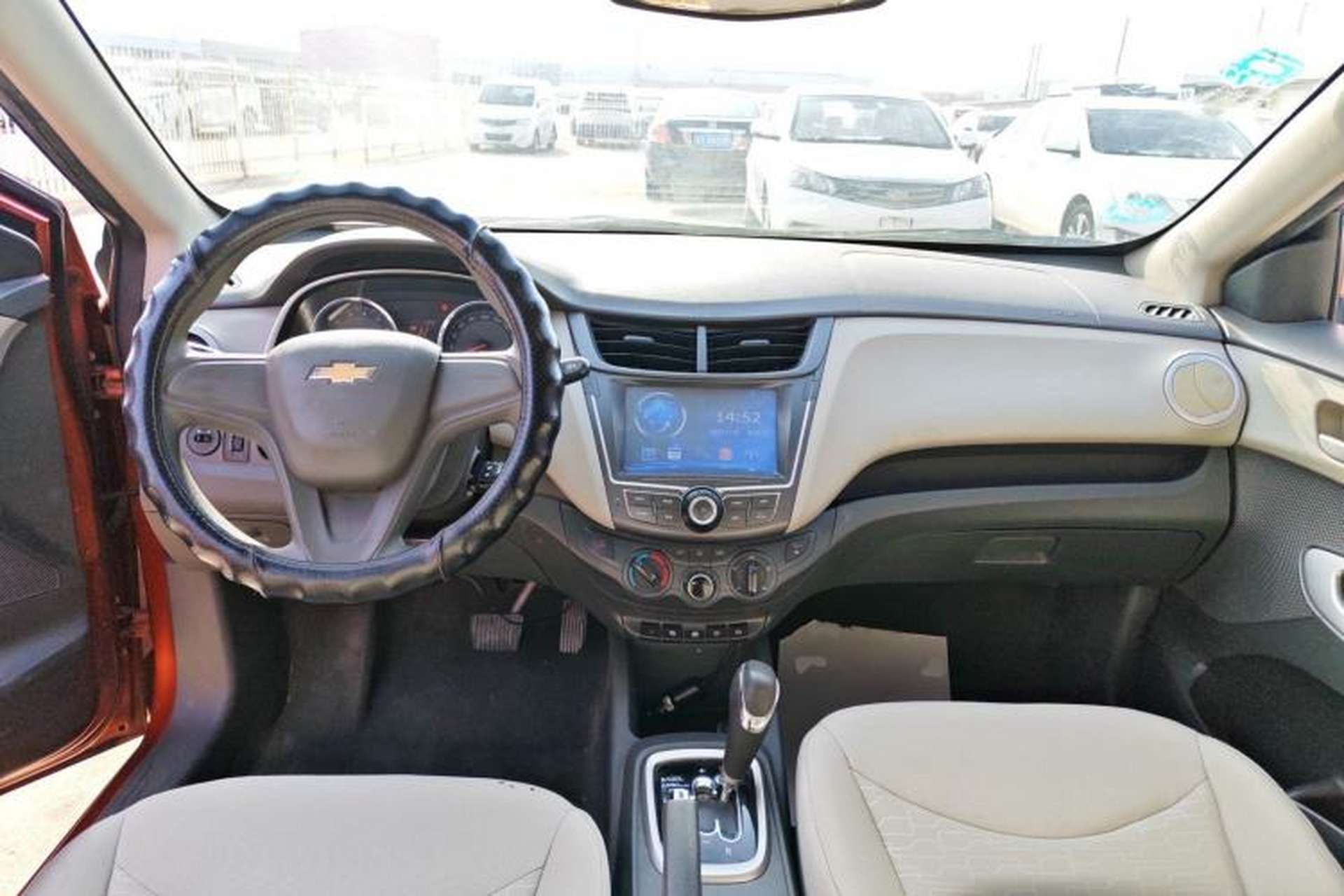 Used Chevrolet Sail 2015 Sail 3 1.3L AMT Ideal Edition Center Console