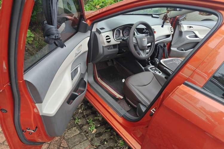 Used Chevrolet Sail 2015 Sail 3 1.3L AMT Ideal Edition Driver Seat