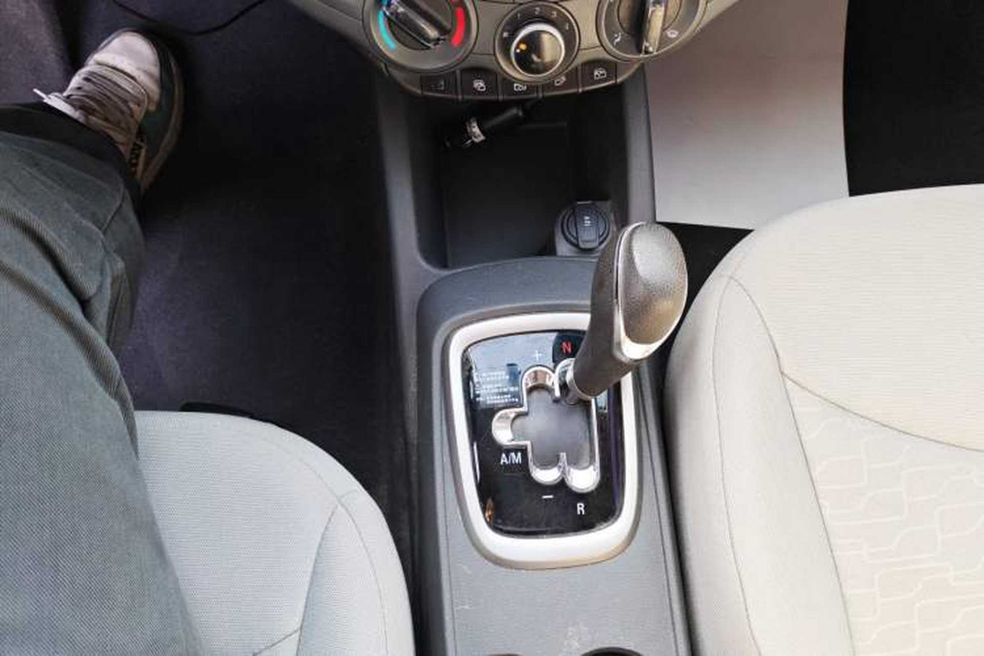 Used Chevrolet Sail 2015 Sail 3 1.3L AMT Ideal Edition Gear Lever