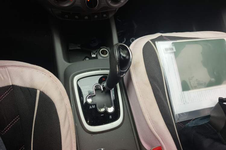 Used Chevrolet Sail 2015 Sail 3 1.3L AMT Ideal Edition Gear Lever
