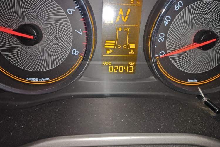 Used Chevrolet Sail 2015 Sail 3 1.3L AMT Ideal Edition Odometer Close Up