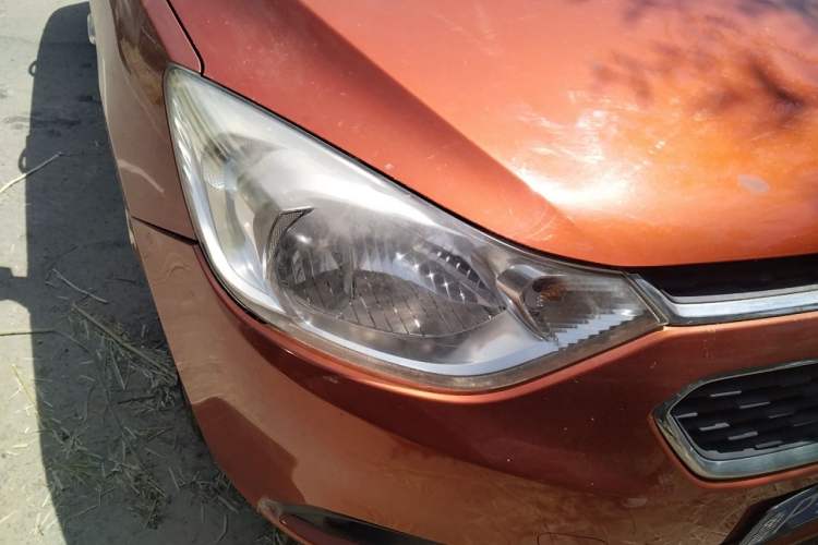 Used Chevrolet Sail 2015 Sail 3 1.5L AMT Happiness Sunroof Edition Right Front Headlight