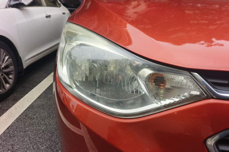 Used Chevrolet Sail 2015 Sail 3 1.3L AMT Ideal Edition Right Front Headlight