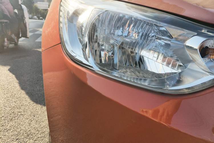 Used Chevrolet Sail 2015 Sail 3 1.5L Manual with Ideal Sunroof Edition Right Front Headlight