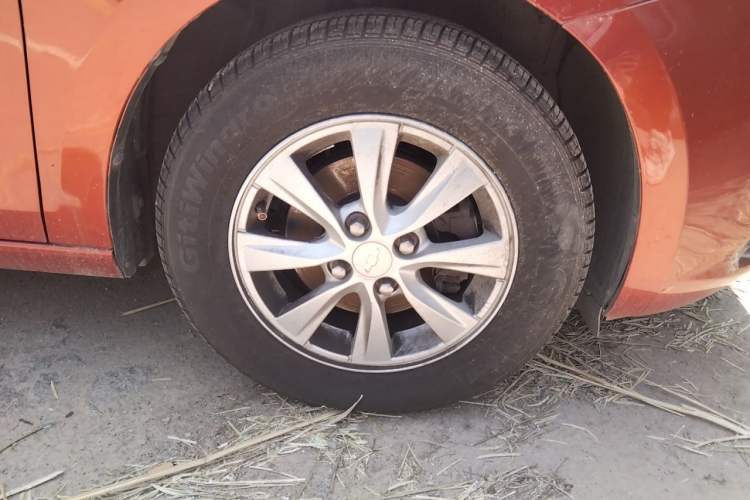 Used Chevrolet Sail 2015 Sail 3 1.5L AMT Happiness Sunroof Edition Right Front Wheel Hub