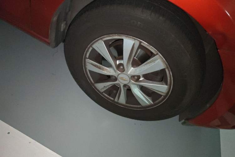 Used Chevrolet Sail 2015 Sail 3 1.5L Manual with Ideal Sunroof Edition Right Front Wheel Hub