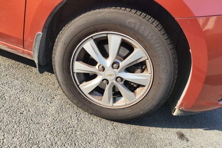 Used Chevrolet Sail 2015 Sail 3 1.5L Manual with Ideal Sunroof Edition Right Front Wheel Hub