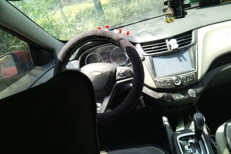Used Chevrolet Sail 2015 Sail 3 1.5L AMT Happiness Sunroof Edition Steering Wheel