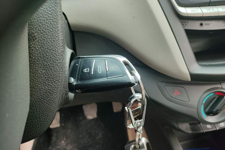 Used Chevrolet Sail 2015 Sail 3 1.5L Manual with Ideal Sunroof Edition Vehicle Key