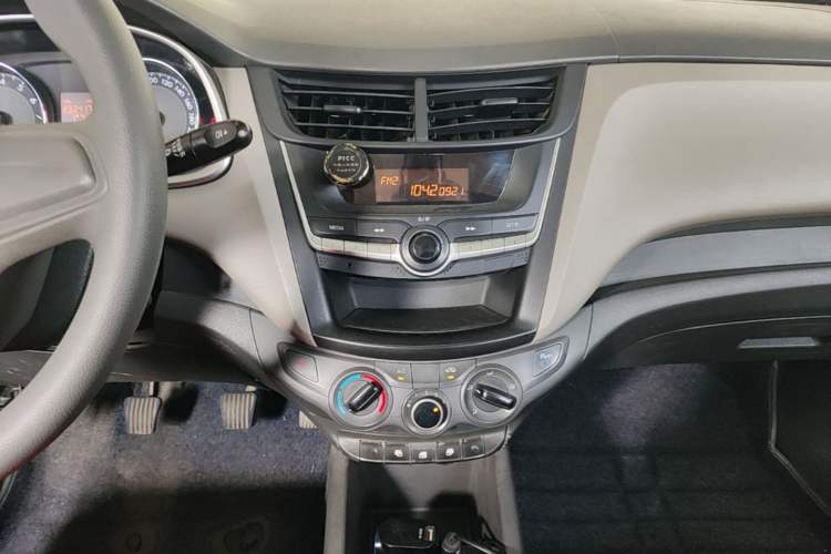 Used Chevrolet Sail 2015 Sail 3 1.3L Manual Warm Edition Audio And AC Panel