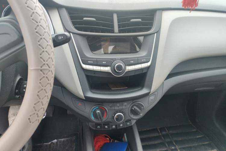Used Chevrolet Sail 2015 Sail 3 1.5L Manual with Ideal Sunroof Edition Audio And AC Panel