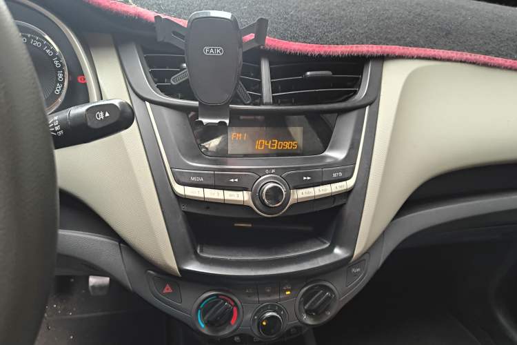 Used Chevrolet Sail 2015 Sail 3 1.3L Manual Warm Edition Audio And AC Panel