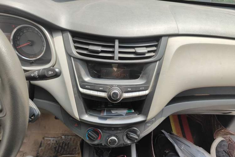 Used Chevrolet Sail 2015 Sail 3 1.3L Manual Ideal Edition Audio And AC Panel