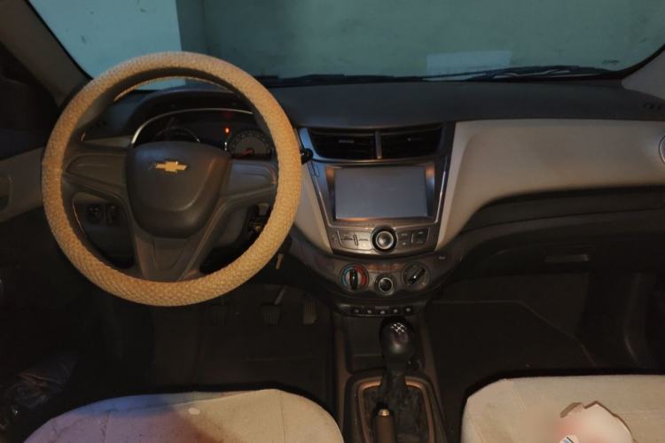 Used Chevrolet Sail 2015 Sail 3 1.3L Manual Ideal Edition Center Console