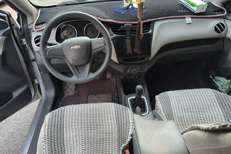 Used Chevrolet Sail 2015 Sail 3 1.3L Manual with Ideal Sunroof Edition Center Console