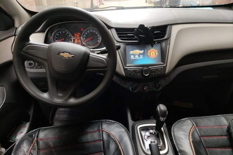 Used Chevrolet Sail 2015 Sail 3 1.3L AMT Ideal Edition Center Console