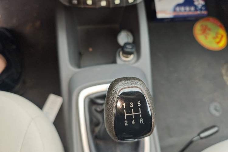 Used Chevrolet Sail 2015 Sail 3 1.5L Manual with Ideal Sunroof Edition Gear Lever