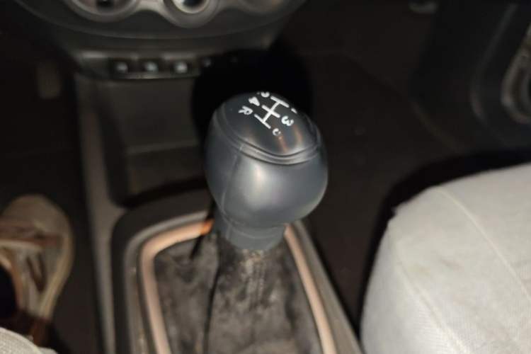 Used Chevrolet Sail 2015 Sail 3 1.3L Manual Ideal Edition Gear Lever
