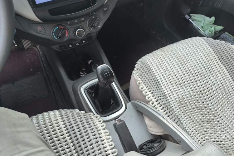 Used Chevrolet Sail 2015 Sail 3 1.3L Manual with Ideal Sunroof Edition Gear Lever