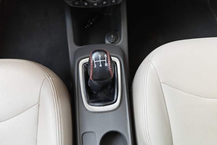 Used Chevrolet Sail 2015 Sail 3 1.3L Manual with Ideal Sunroof Edition Gear Lever