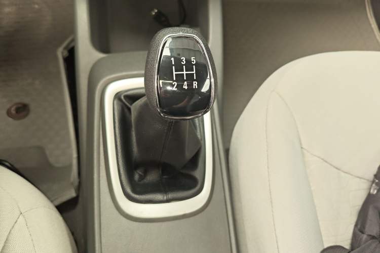 Used Chevrolet Sail 2015 Sail 3 1.5L Manual with Ideal Sunroof Edition Gear Lever