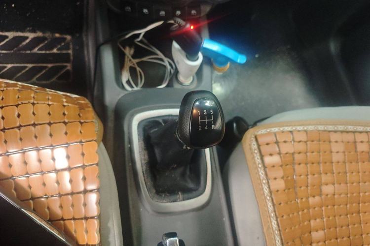 Used Chevrolet Sail 2015 Sail 3 1.3L Manual Ideal Edition Gear Lever