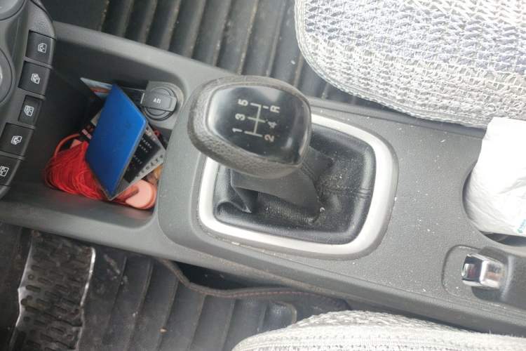 Used Chevrolet Sail 2015 Sail 3 1.5L Manual with Ideal Sunroof Edition Gear Lever