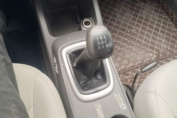 Used Chevrolet Sail 2015 Sail 3 1.3L Manual Ideal Edition Gear Lever