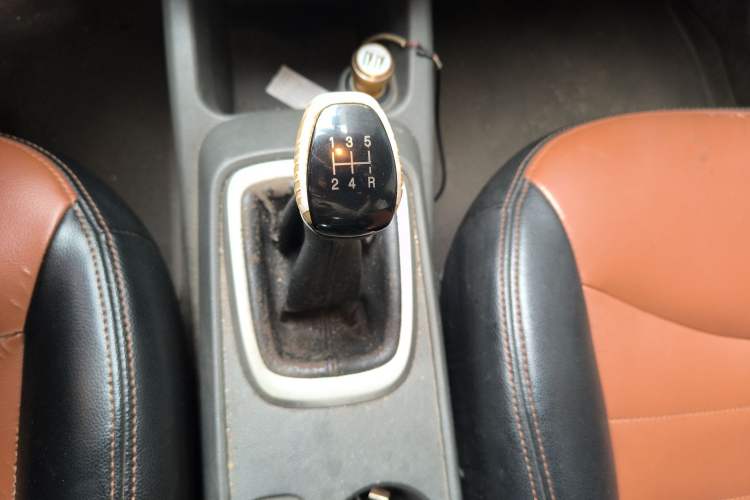 Used Chevrolet Sail 2015 Sail 3 1.3L Manual Warm Edition Gear Lever
