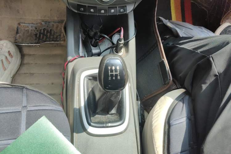 Used Chevrolet Sail 2015 Sail 3 1.3L Manual Ideal Edition Gear Lever