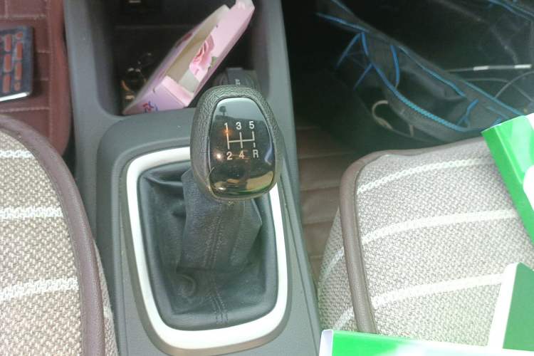 Used Chevrolet Sail 2015 Sail 3 1.5L Manual Happiness Edition Gear Lever