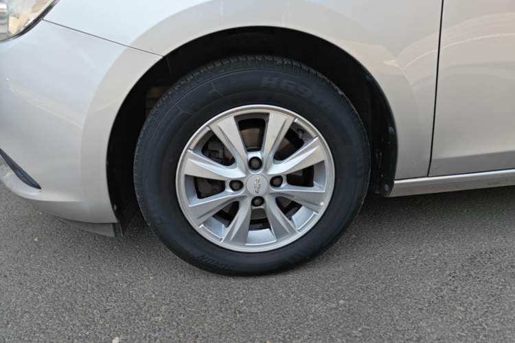 Used Chevrolet Sail 2015 Sail 3 1.3L Manual with Ideal Sunroof Edition Left Front Wheel Hub