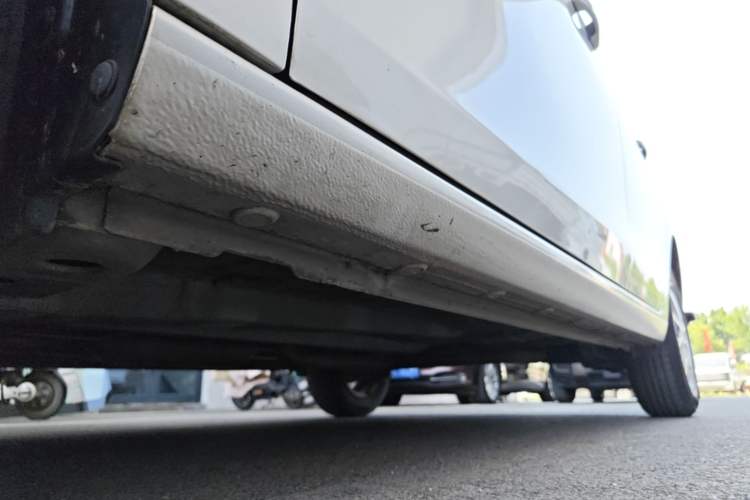 Used Chevrolet Sail 2015 Sail 3 1.3L Manual with Ideal Sunroof Edition Left Side Sill