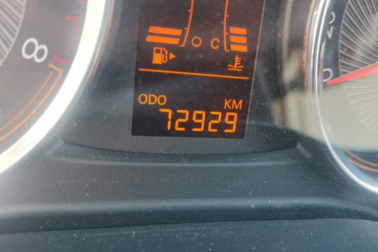 Used Chevrolet Sail 2015 Sail 3 1.3L AMT Ideal Edition Odometer Close Up