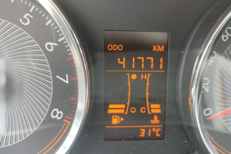 Used Chevrolet Sail 2015 Sail 3 1.5L Manual with Ideal Sunroof Edition Odometer Close Up