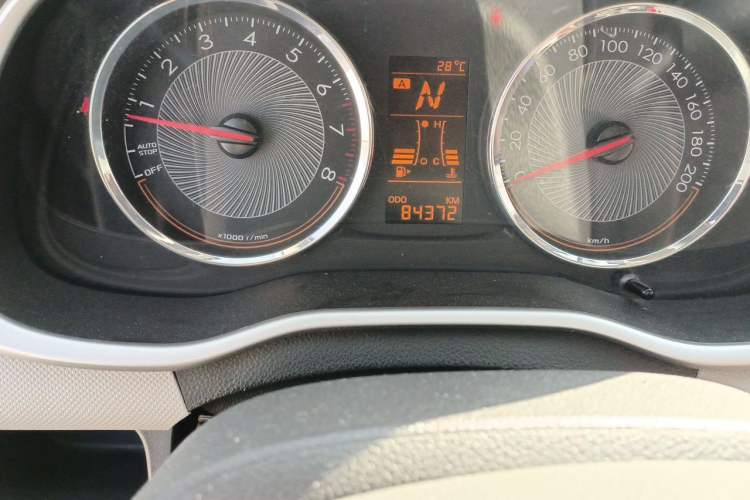 Used Chevrolet Sail 2015 Sail 3 1.3L AMT Ideal Sunroof Edition Odometer Close Up