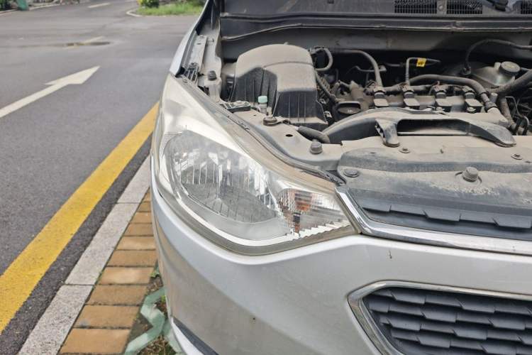 Used Chevrolet Sail 2015 Sail 3 1.5L Manual with Ideal Sunroof Edition Right Front Headlight