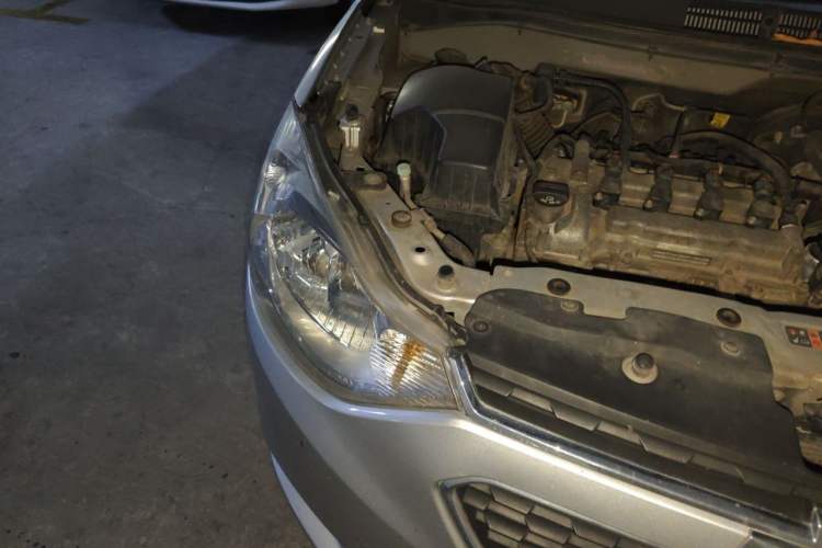 Used Chevrolet Sail 2015 Sail 3 1.3L Manual Ideal Edition Right Front Headlight