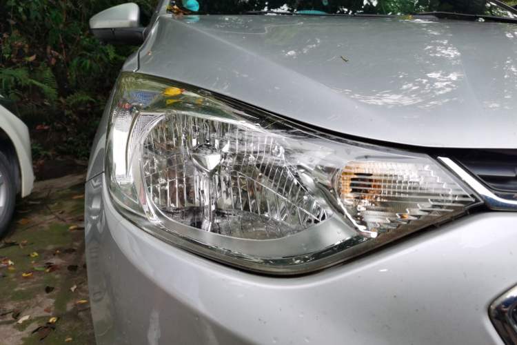 Used Chevrolet Sail 2015 Sail 3 1.5L Manual with Ideal Sunroof Edition Right Front Headlight