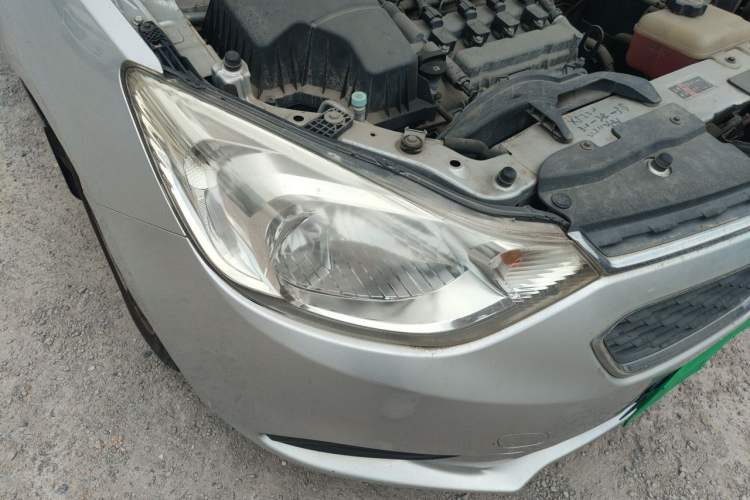 Used Chevrolet Sail 2015 Sail 3 1.5L Manual with Ideal Sunroof Edition Right Front Headlight