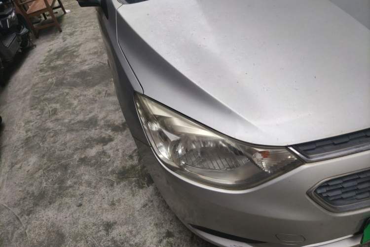 Used Chevrolet Sail 2015 Sail 3 1.3L AMT Ideal Edition Right Front Headlight