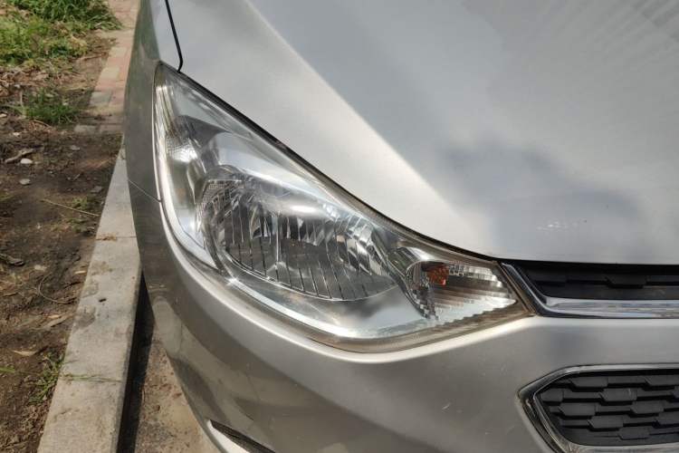 Used Chevrolet Sail 2015 Sail 3 1.3L Manual Ideal Edition Right Front Headlight
