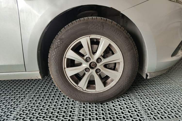 Used Chevrolet Sail 2015 Sail 3 1.3L Manual Warm Edition Right Front Wheel Hub